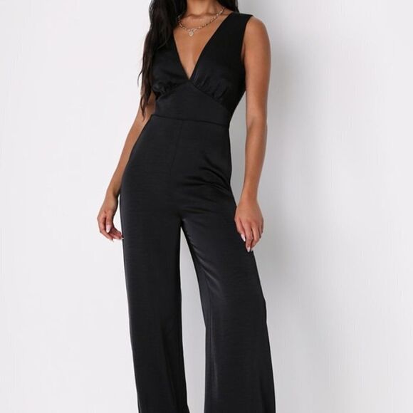 Lulu's Women Black‎ Satin Twist-Back Cutout Wide-Leg Jumpsuit - Picture 4 of 5